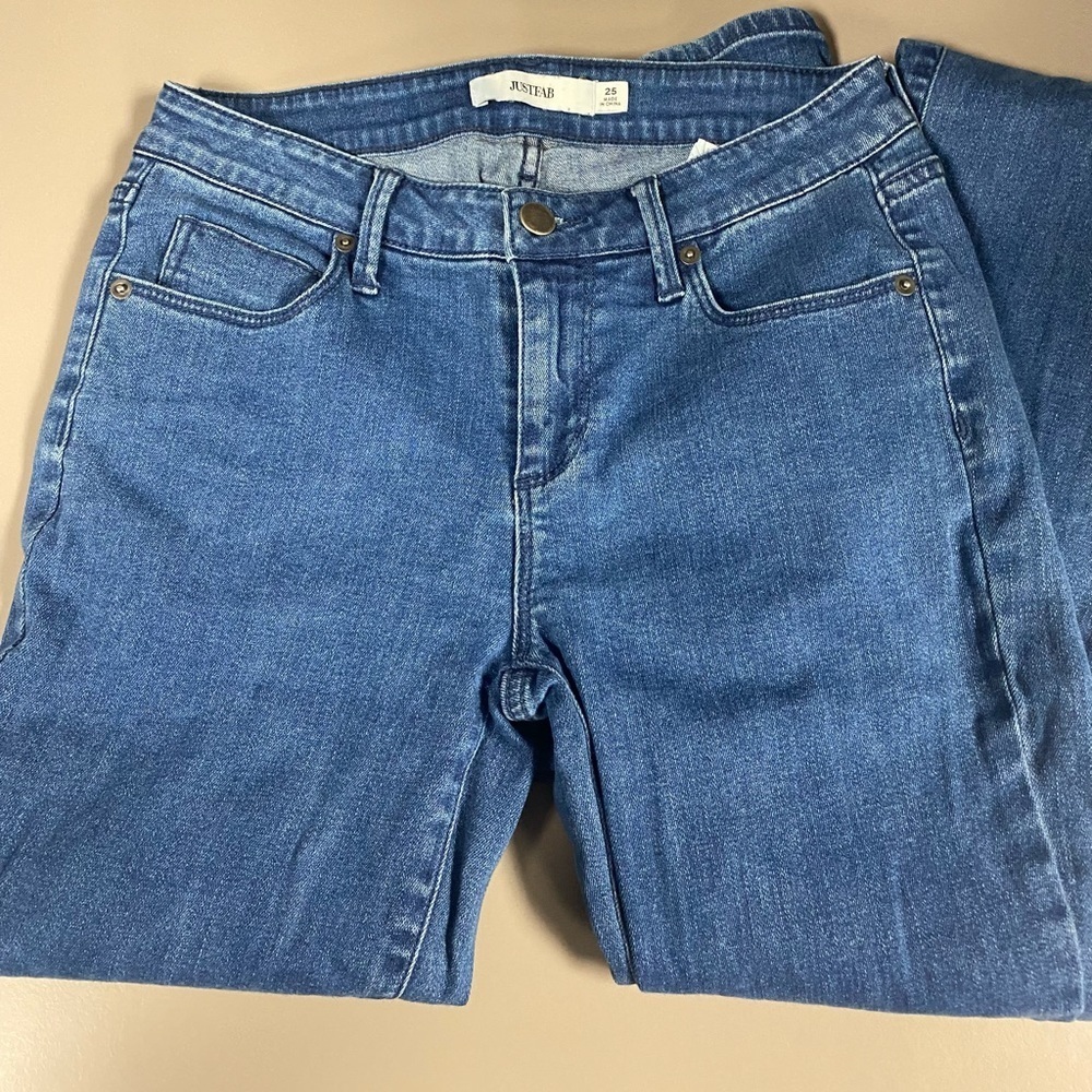 JustFab jeans. Size 25. Excellent with no flaws.